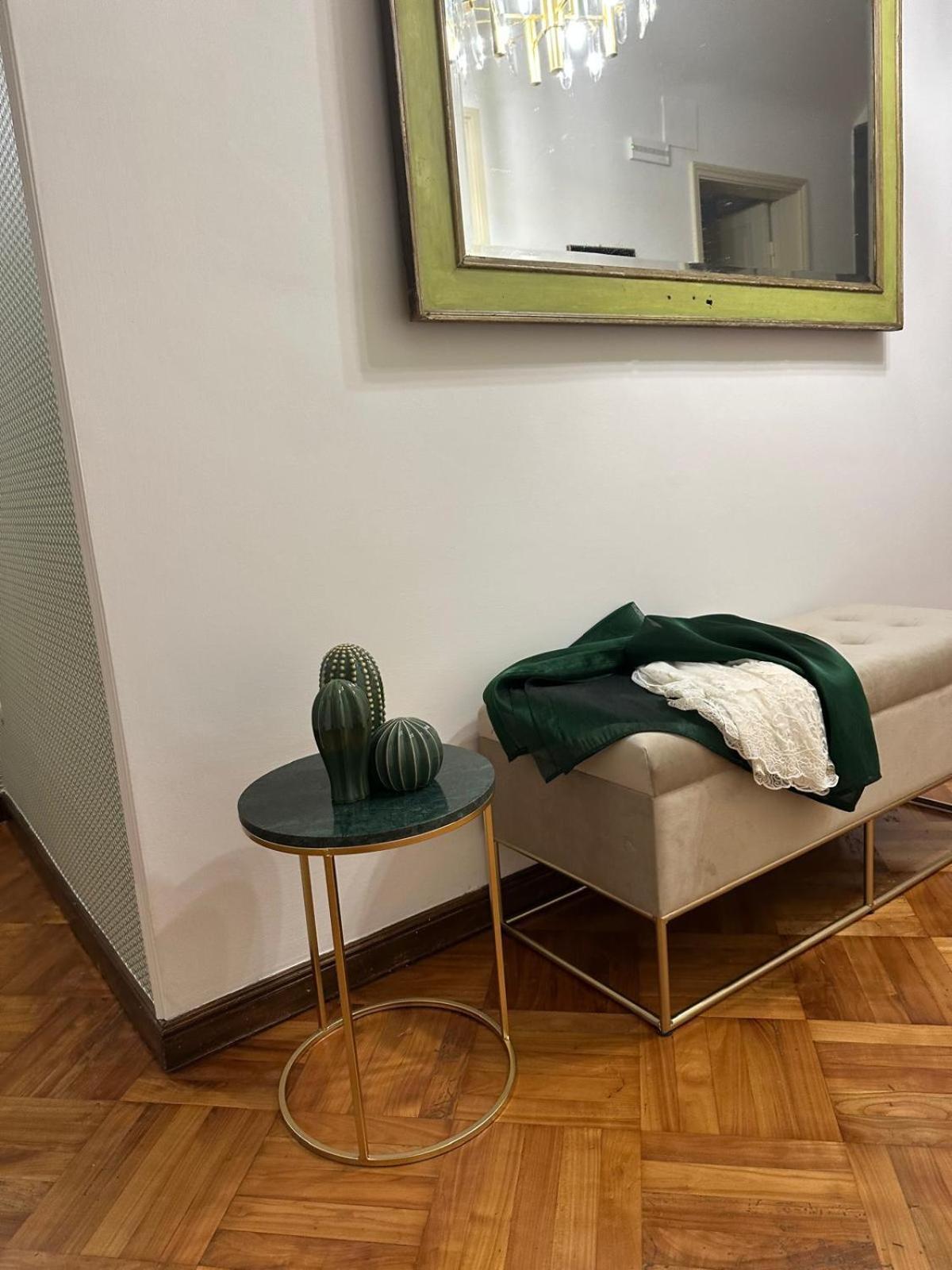 Elegant In A Historic Building, Just A Few Steps From The Duomo Apartment Florenz