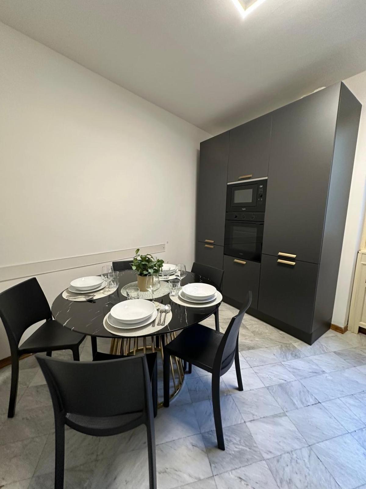 Elegant In A Historic Building, Just A Few Steps From The Duomo Appartamento Firenze